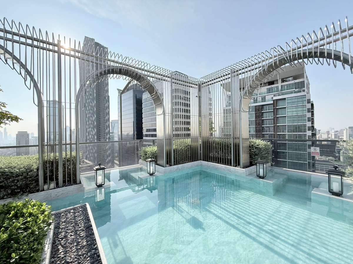 For RentCondoSathorn, Narathiwat : Luxury Fully furnished condo for rent in Soi Suan Plu 2 Bedrooms - Sathorn