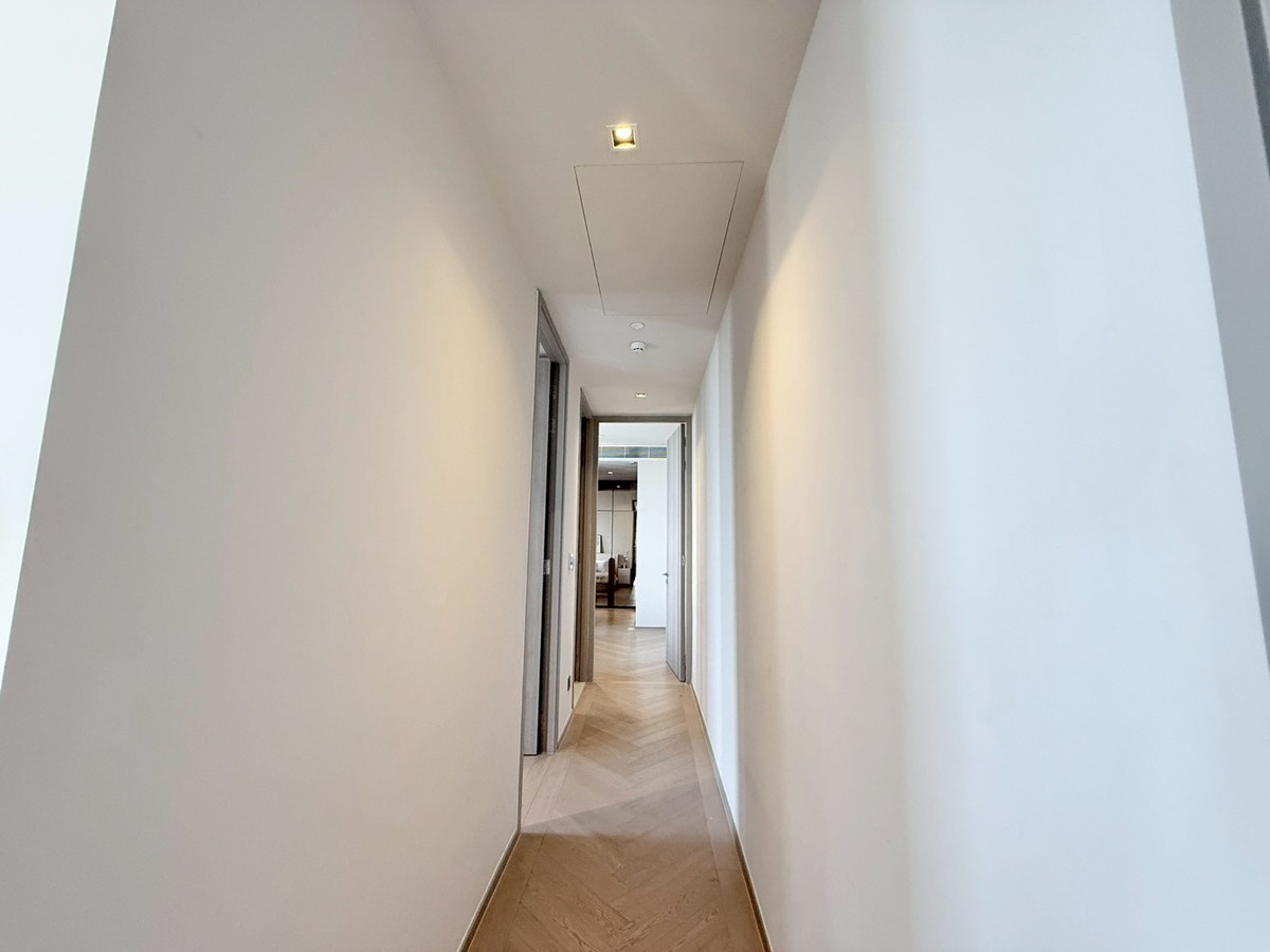 For RentCondoSathorn, Narathiwat : Luxury Fully furnished condo for rent in Soi Suan Plu 2 Bedrooms - Sathorn