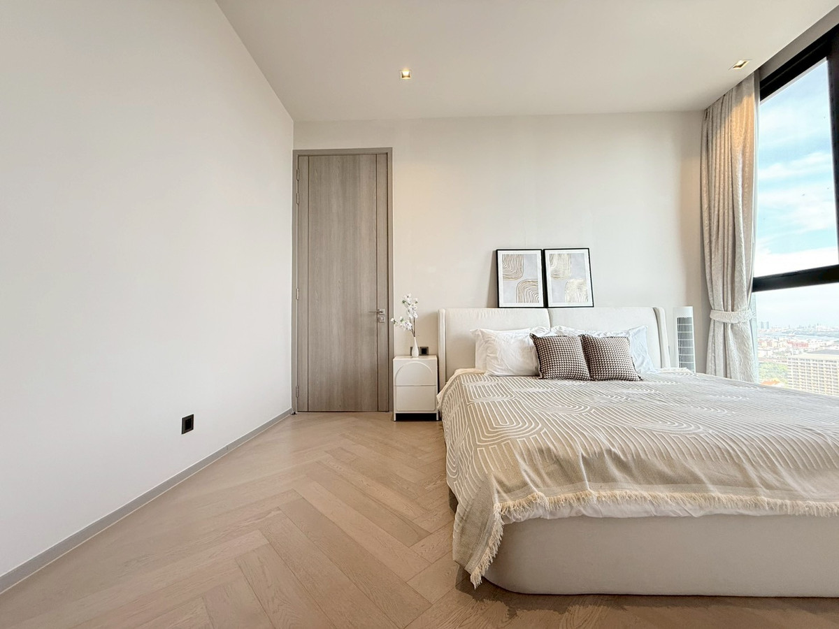 For RentCondoSathorn, Narathiwat : Luxury Fully furnished condo for rent in Soi Suan Plu 2 Bedrooms - Sathorn