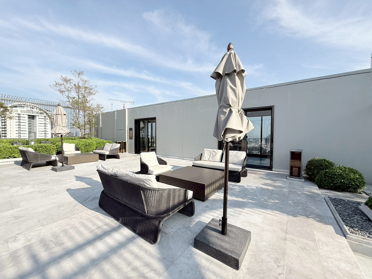 For RentCondoSathorn, Narathiwat : Luxury Fully furnished condo for rent in Soi Suan Plu 2 Bedrooms - Sathorn