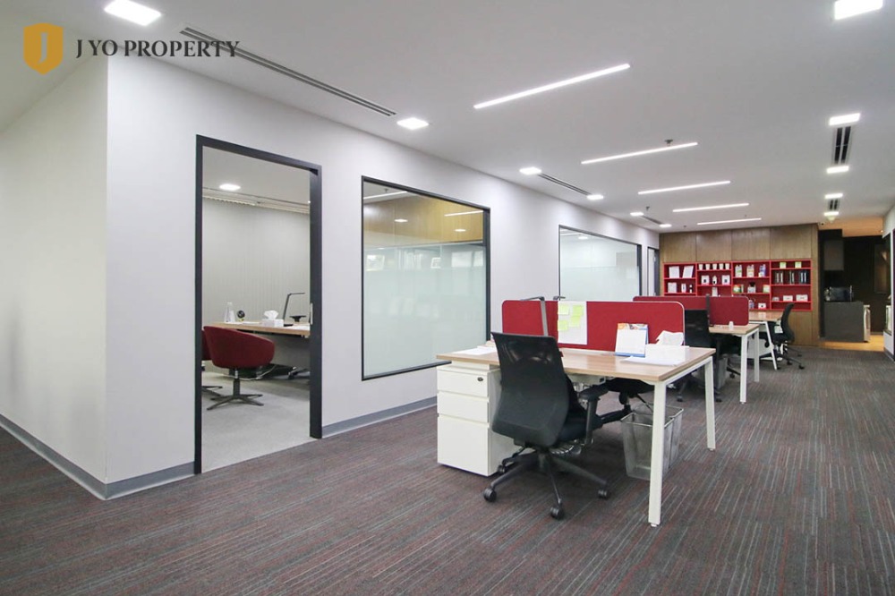 For RentOfficeSukhumvit, Asoke, Thonglor : JY-CR086 - Office building for rent, Sukhumvit 26, away from BTS Phrom Phong, size 224 sq m., 5 bathrooms.
