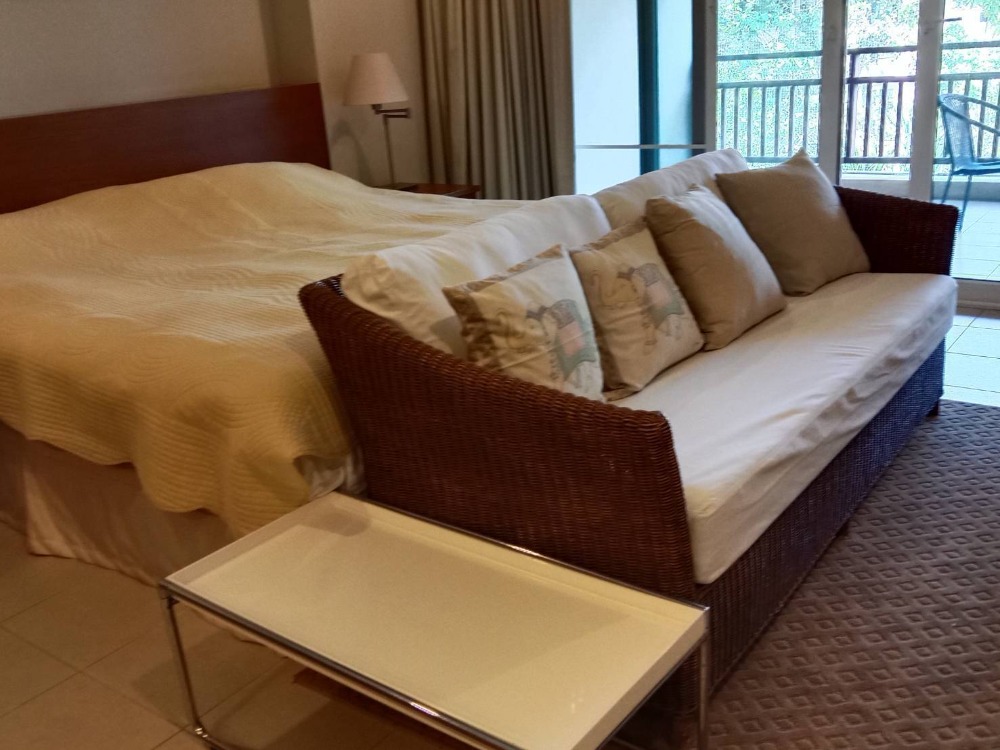 ขายคอนโดชะอำ เพชรบุรี : ขายขาดทุน คอนโดชลชาเลท์ Chonchalet Luxury Beach Front Residence หาดเจ้าสำราญ