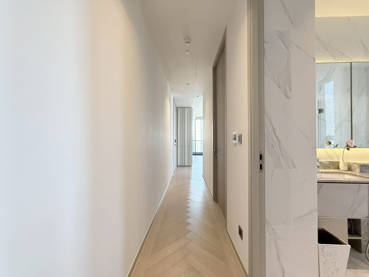 For RentCondoSathorn, Narathiwat : Luxury Fully furnished condo for rent in Soi Suan Plu 2 Bedrooms - Sathorn