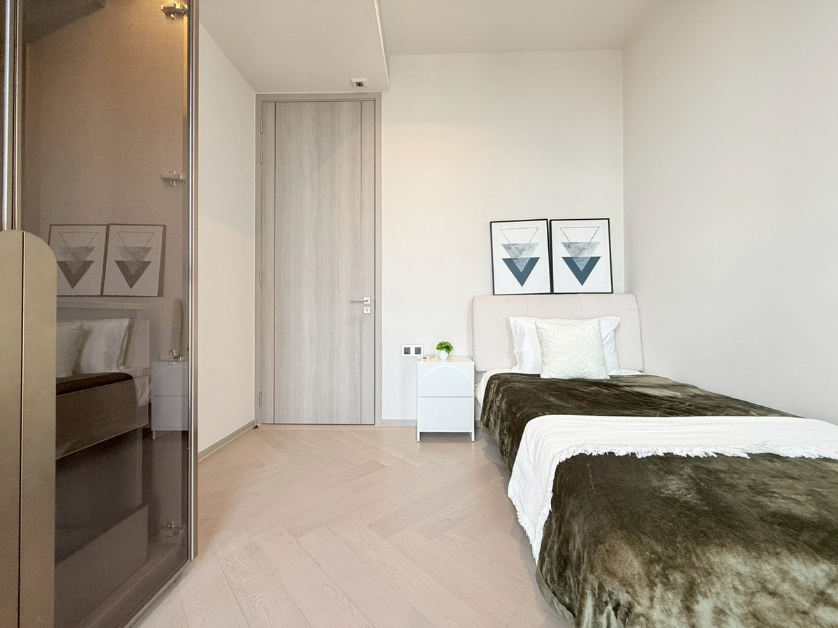 For RentCondoSathorn, Narathiwat : Luxury Fully furnished condo for rent in Soi Suan Plu 2 Bedrooms - Sathorn