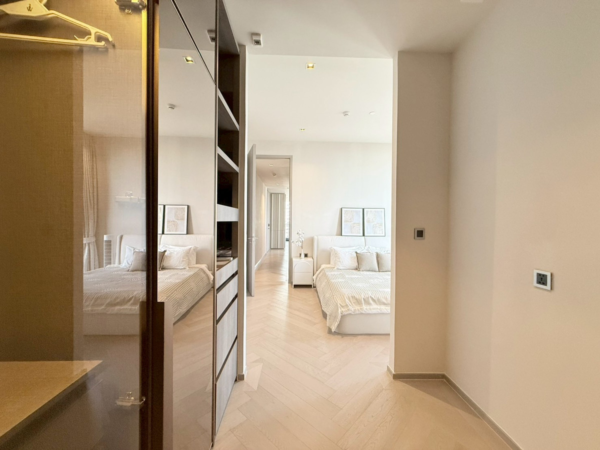 For RentCondoSathorn, Narathiwat : Luxury Fully furnished condo for rent in Soi Suan Plu 2 Bedrooms - Sathorn