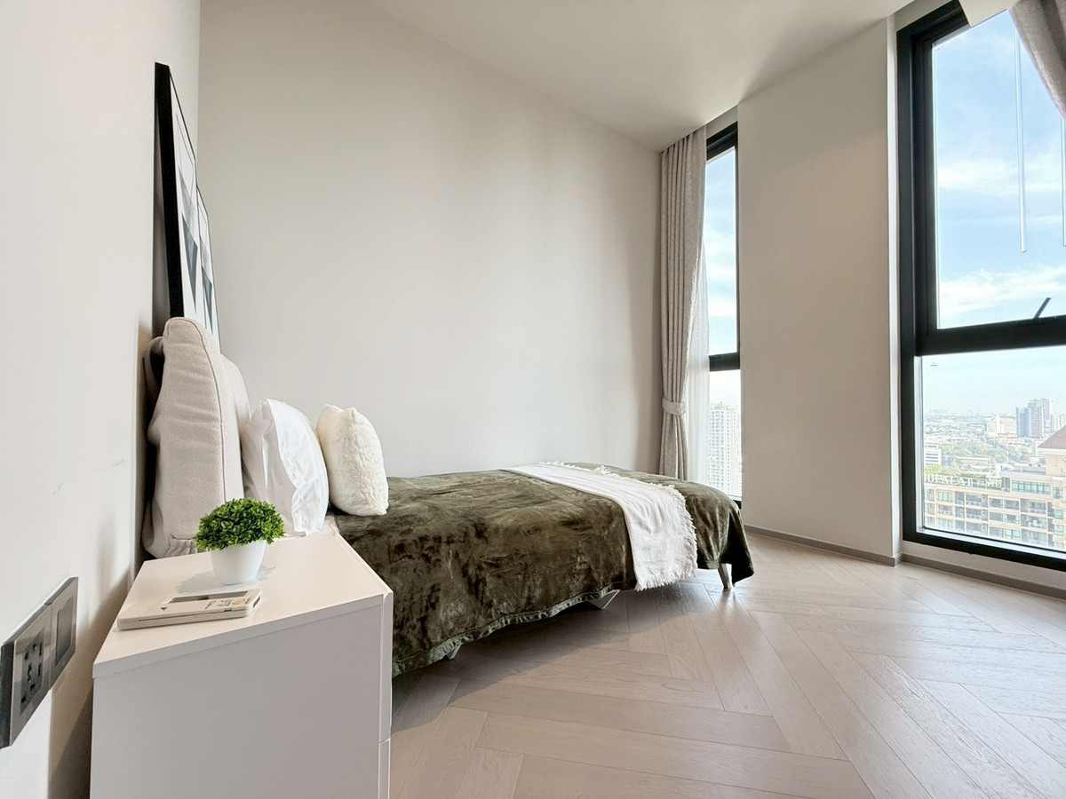 For RentCondoSathorn, Narathiwat : Luxury Fully furnished condo for rent in Soi Suan Plu 2 Bedrooms - Sathorn