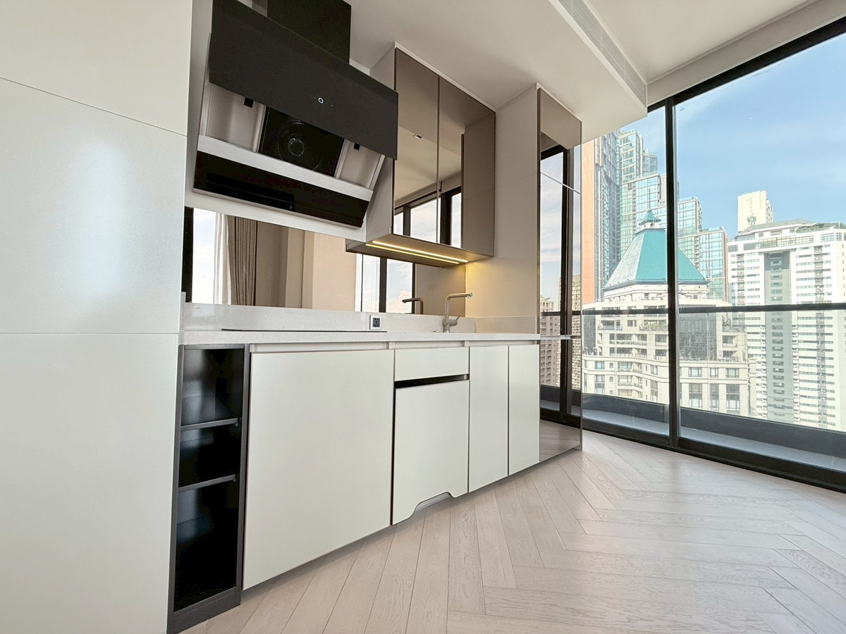 For RentCondoSathorn, Narathiwat : Luxury Fully furnished condo for rent in Soi Suan Plu 2 Bedrooms - Sathorn