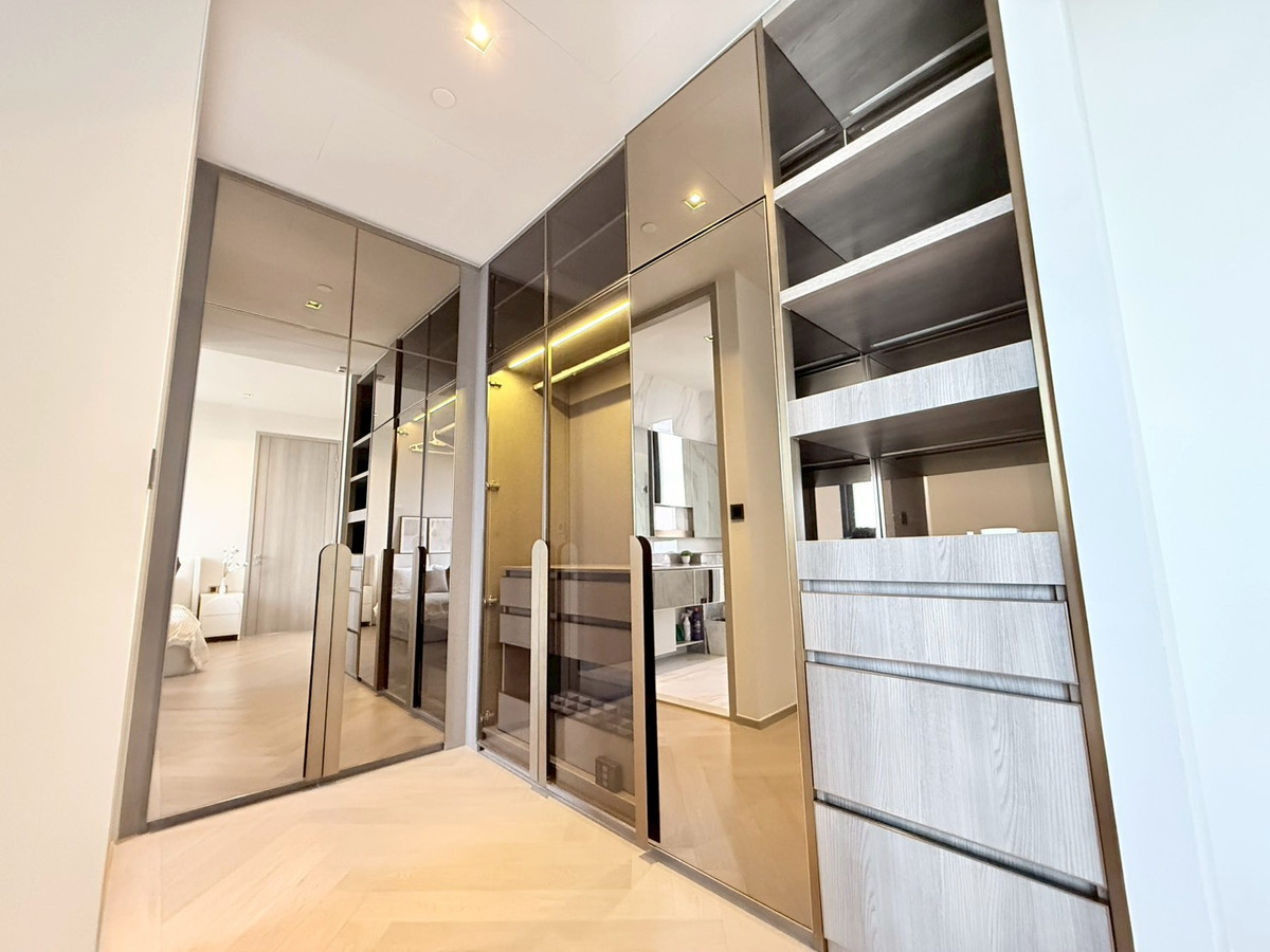 For RentCondoSathorn, Narathiwat : Luxury Fully furnished condo for rent in Soi Suan Plu 2 Bedrooms - Sathorn