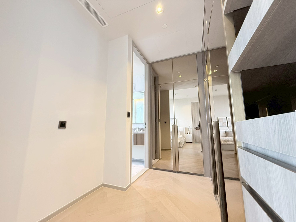 For RentCondoSathorn, Narathiwat : Luxury Fully furnished condo for rent in Soi Suan Plu 2 Bedrooms - Sathorn