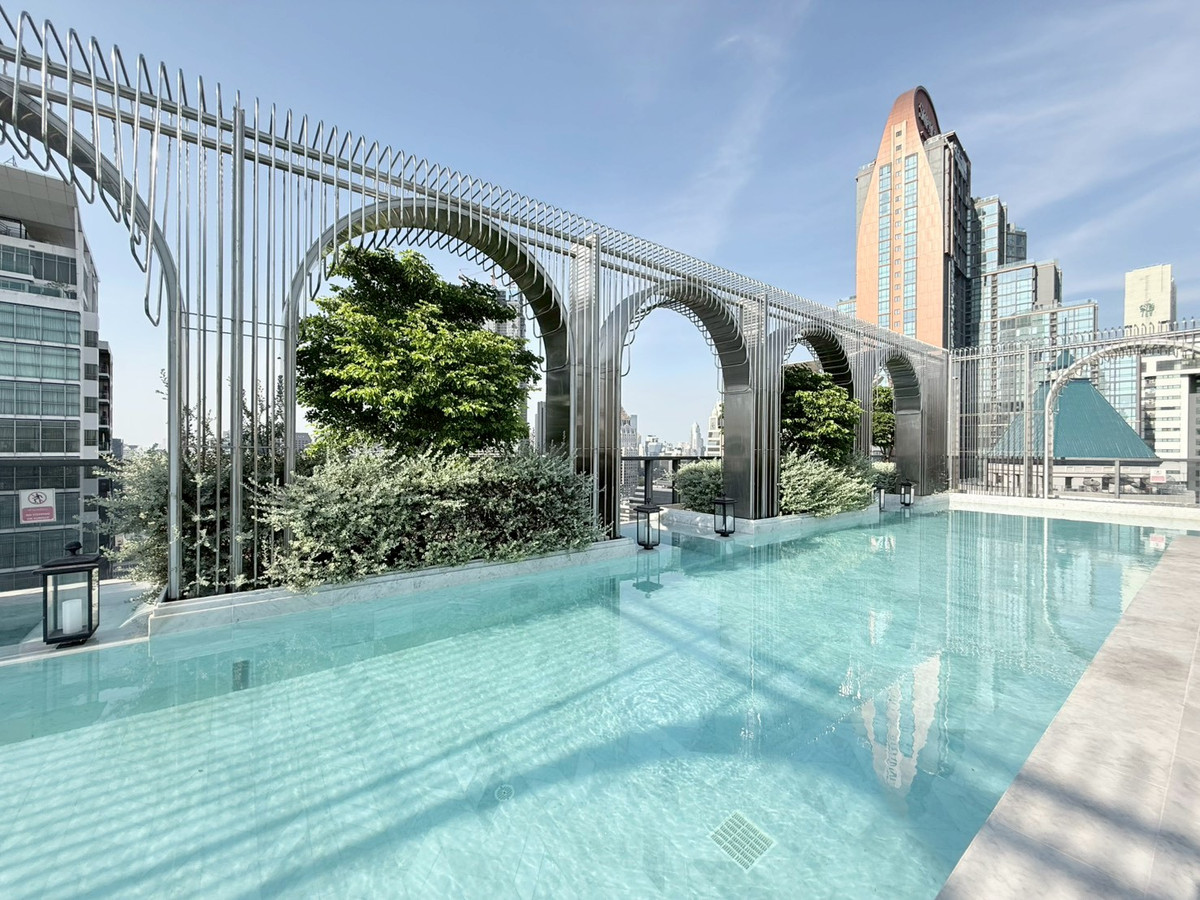 For RentCondoSathorn, Narathiwat : Luxury Fully furnished condo for rent in Soi Suan Plu 2 Bedrooms - Sathorn