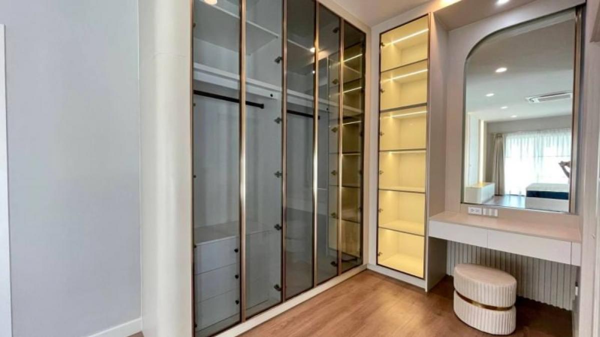 For SaleHouseLadkrabang, Suwannaphum Airport : Setthasiri Bangna-Suvarnabhumi Private Zone house location, South side 19.5 MB. Setthasiri Bangna-Suvarnabhumi Private Zone house location, South side 19.5 MB.