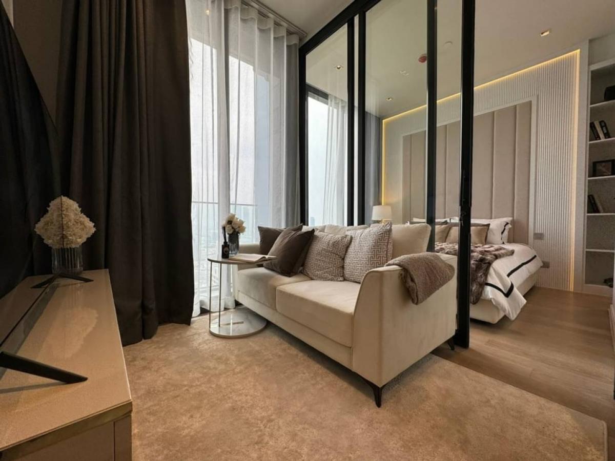 ขายคอนโดสีลม ศาลาแดง บางรัก : Ashton silom คอนโด ใจกลางสีลม  ราคาสุด vipขนาด 1bedroom 32.5 sqm ชั้น 47 วิวแม่น้ำเจ้าพระยา  1 เดียวที่วิวดีที่สุด  BTS ช่องนนทรีNow 1price  7,990,000 บาท เท่านั้น 2ห้องสุดท้ายสนใจ นัดชมโครงการ 0626562896  เรย์