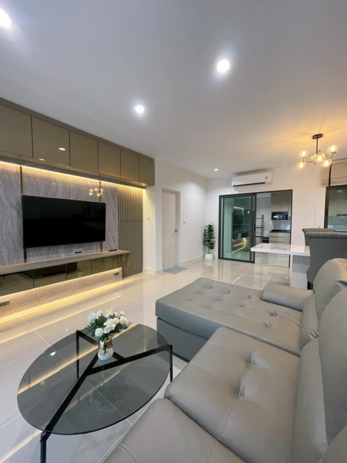 For RentTownhomeBangna, Bearing, Lasalle : for Rent: Pleno Sukhumvit-Bangna 3
