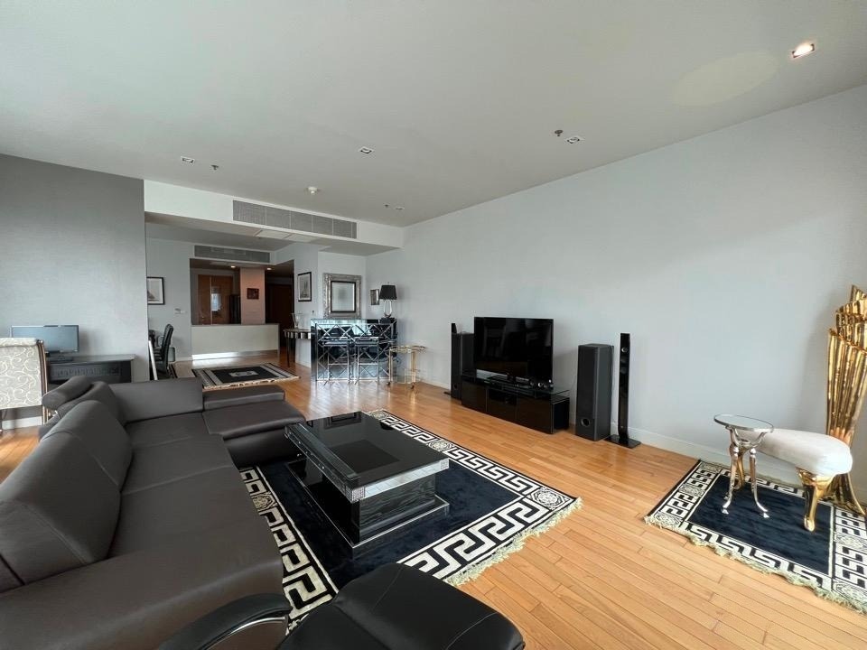 ให้เช่าคอนโดสุขุมวิท อโศก ทองหล่อ : SUPER LUXURY PENTHOUSES ให้เช่า Millennium Residence มิลเลนเนียม เรสซิเด้นส์ แอท สุขุมวิท 4 ห้องนอน 4 ห้องน้ำ 193 ตร.ม.