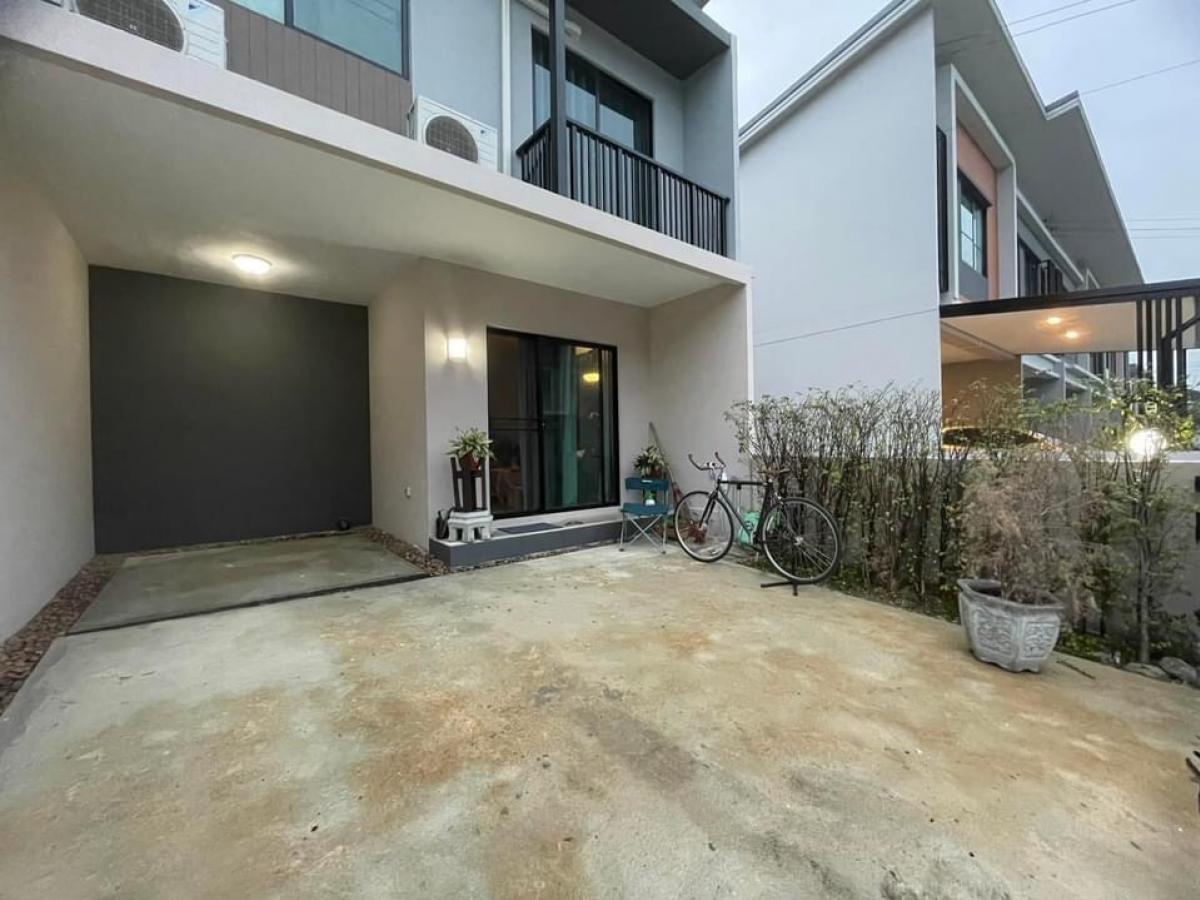 ให้เช่าทาวน์โฮมบางนา แบริ่ง ลาซาล : ให้เช่า ทาวน์โฮม 2 ชั้นท🚩เมททาวน์บางนา (หลังริม) 3 ห้องนอน 2 ห้องน้ำ ✨ มีแอร์ทั้งหลัง