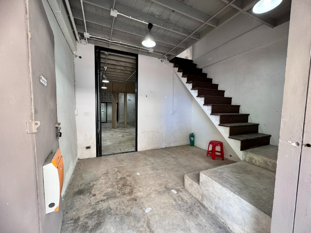 For RentShop HouseOnnut, Udomsuk : Commercial building for rent, 3 floors, Sukhumvit 95, near BTS Bang Chak (N.856)