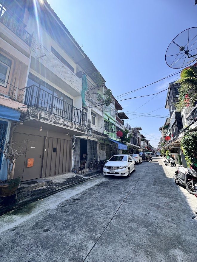 For RentShop HouseOnnut, Udomsuk : Commercial building for rent, 3 floors, Sukhumvit 95, near BTS Bang Chak (N.856)