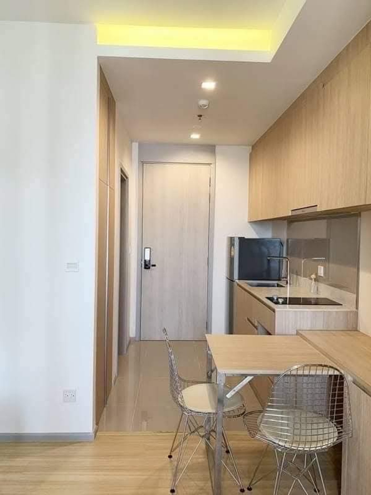 For RentCondoSapankwai,Jatujak : Condo for rent, M Chatuchak, No Pet, special price only 15,000 baht, 1 bedroom *can move in on 25 Dec.* There is a shuttle to BTS, MRT Mo Chit, Chatuchak.