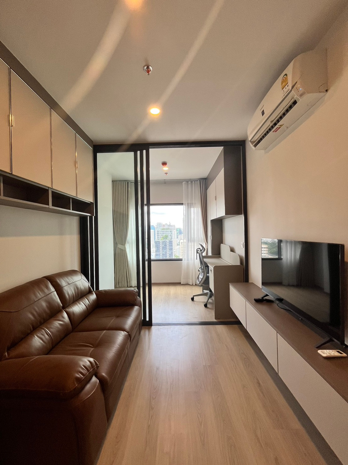 Condo for rent Life Rama 4 - Asoke,  near MRT Queen Sirikit Center, only 450 meters. Loading...