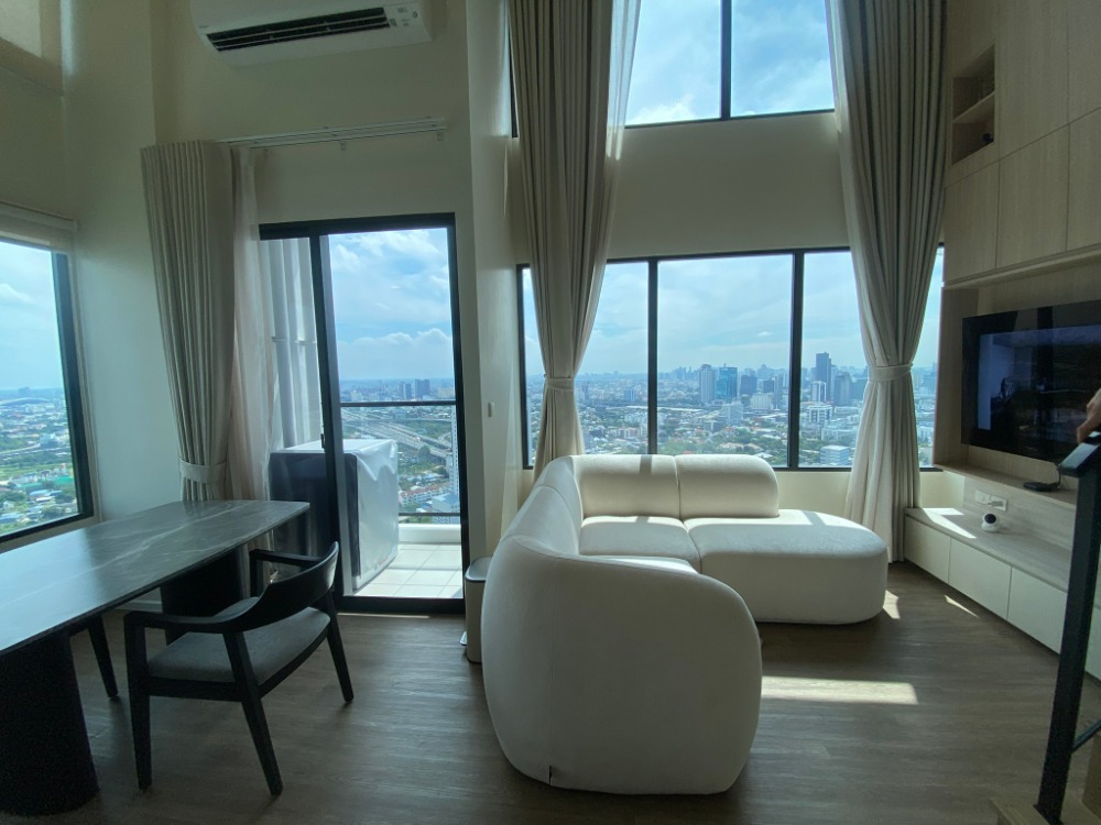 For SaleCondoRama9, Petchburi, RCA : For sale: 2 bedrooms, Duplex style, beautifully decorated, built-in, fully furnished, Landmark@MRTA station Rama 9