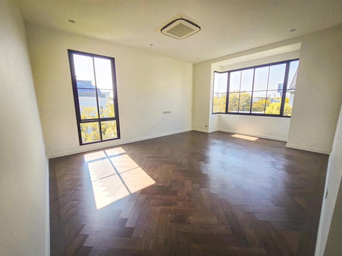 ขายบ้านเกษตรศาสตร์ รัชโยธิน : 📢👇 นาราสิริ พหล-วัชรพล (Narasiri: Phahol – Watcharapol) แปลงมุม พร้อมสวนส่วนตัว หลังที่ดีที่สุดในโครงการ หน้าบ้านหันทิศเหนือ เดินทางสะดวกหลายเส้นทาง ใกล้ทางด่วน