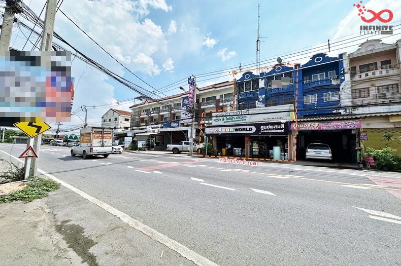 ขายอาคารพาณิชย์นนทบุรี บางใหญ่ บางบัวทอง : ขายอาคารพาณิชย์ 3.5 ชั้น  42 ตารางวา ติดถนนบ้านกล้วย-ไทรน้อย ถนนกาญจนาภิเษก ใกล้รถไฟฟ้าสายสีม่วงสถานีคลองบางไผ่