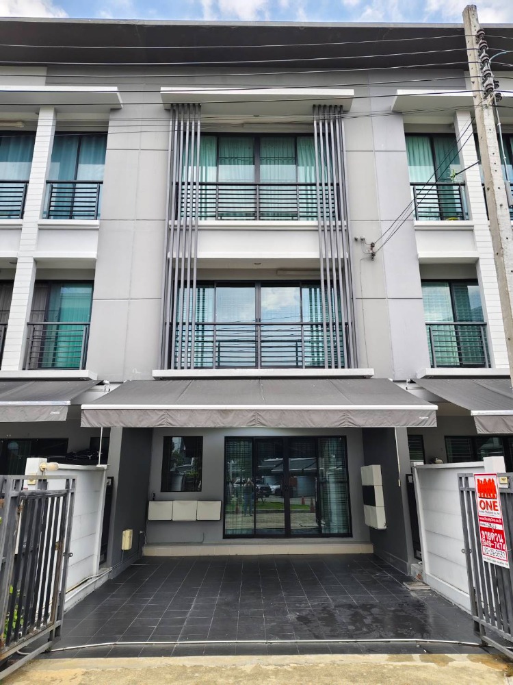 ขายทาวน์โฮมแจ้งวัฒนะ เมืองทอง : ขายทาวน์โฮม 3 ชั้น บ้านกลางเมือง งามวงศ์วาน ตกแต่งแบบมินิมอลสวยพร้อมอยู่ 082-056-3532 ณภัสศรณ์(นวล)