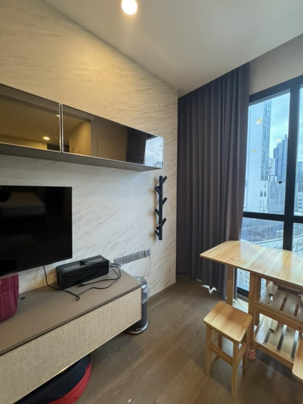 For RentCondoSiam Paragon ,Chulalongkorn,Samyan : FOR RENT Ashton Chula 32.5sq.m. 25,000bath/M Tel/Line : 0646428664 K.Phat