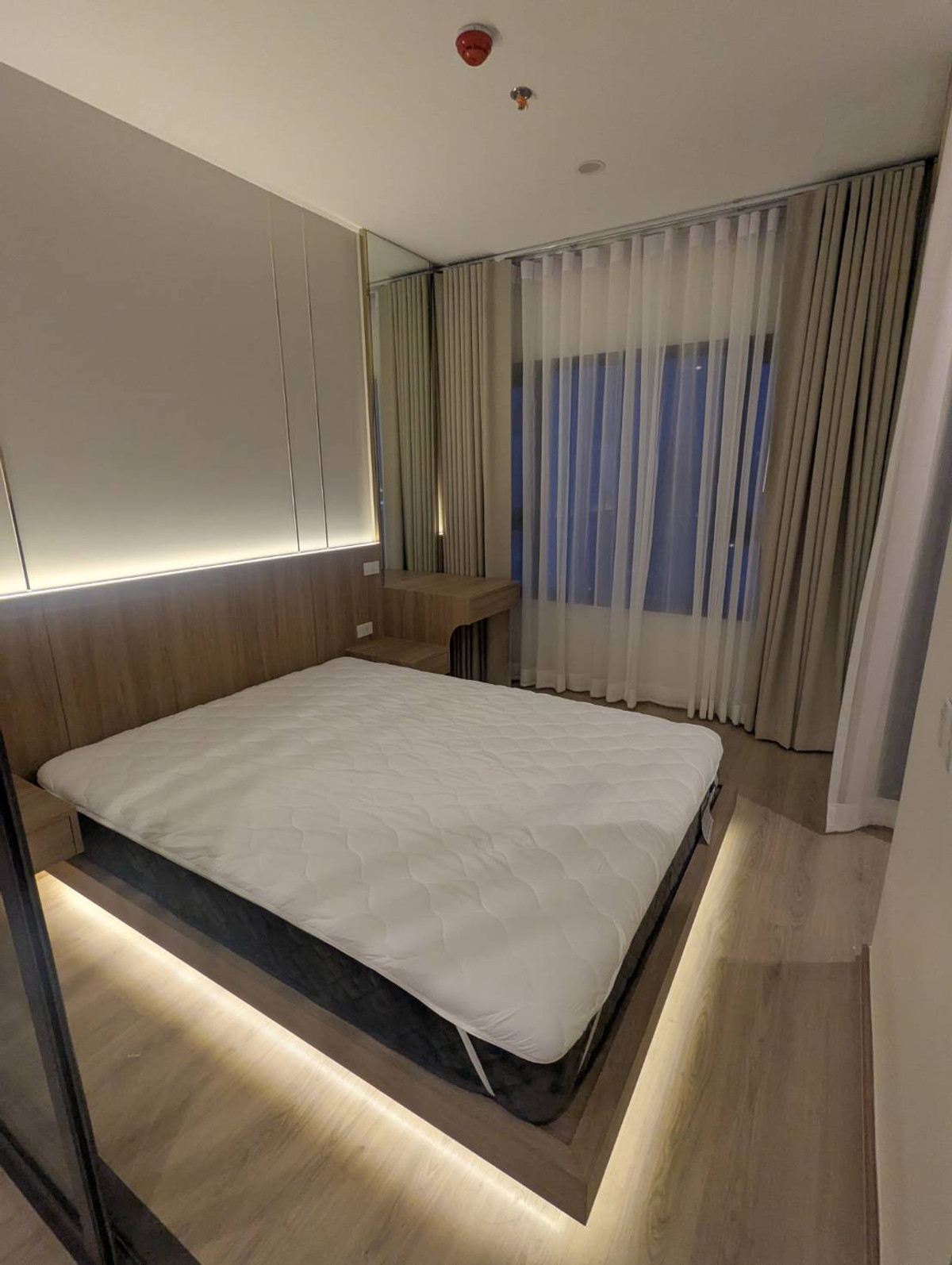 ให้เช่าคอนโดคลองเตย กล้วยน้ำไท : ให้เช่า  คอนโด Life Rama 4 - Asoke   ใกล้  MRT ศูนย์สิริกิติ์ เพียง 450 เมตร