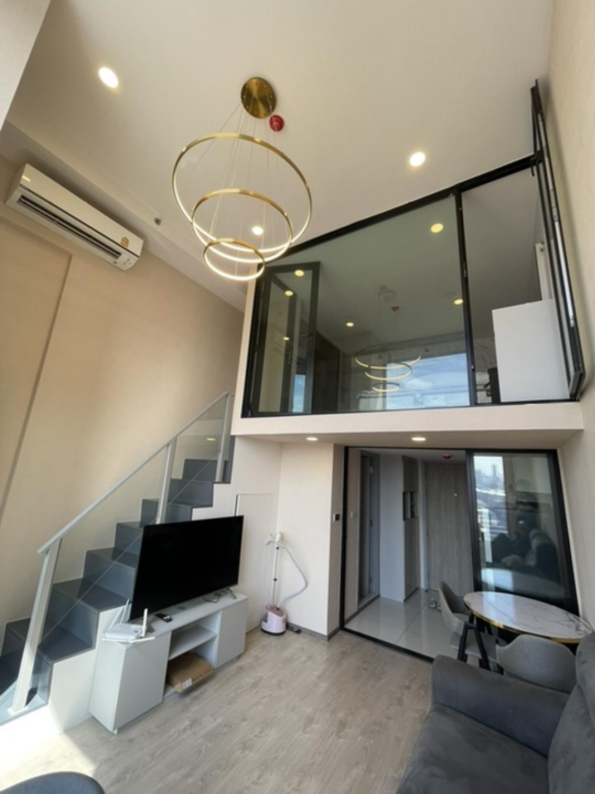 For RentCondoRatchadapisek, Huaikwang, Suttisan : 🔥Urgent for rent🔥Condo Soho bangkok ratchada, Duplex room, high ceilings. Fully furnished, ready to move in Near MRT Huai Khwang