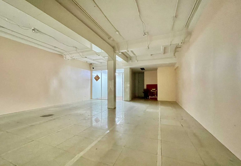 For RentShop HouseYaowarat, Banglamphu : Commercial building for rent, 2 floors, Sampeng Market, 224 sq m., near Yaowarat Road