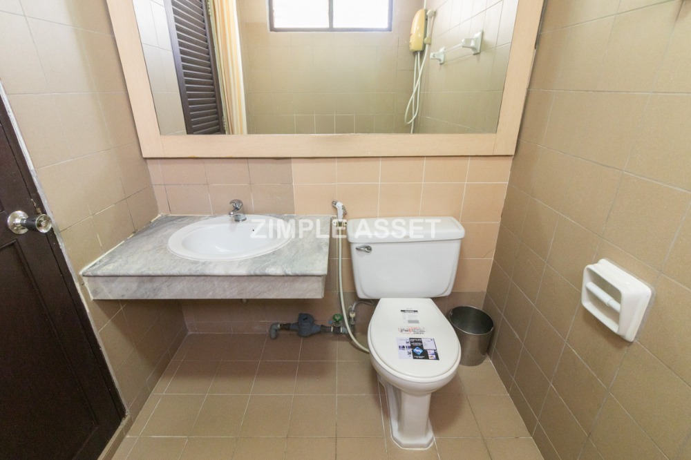 ให้เช่าโชคชัย4 ลาดพร้าว71 : Line: @zimple_asset อพาร์ทเมนท์ในซอยลาดพร้าว 48 บรรยากาศร่มรื่น เงียบสงบ  ใกล้ BTS ภาวนา และ MRTสุทธิสาร มีสระว่ายน้ำ ที่จอดรถ และฟรีไวไฟ