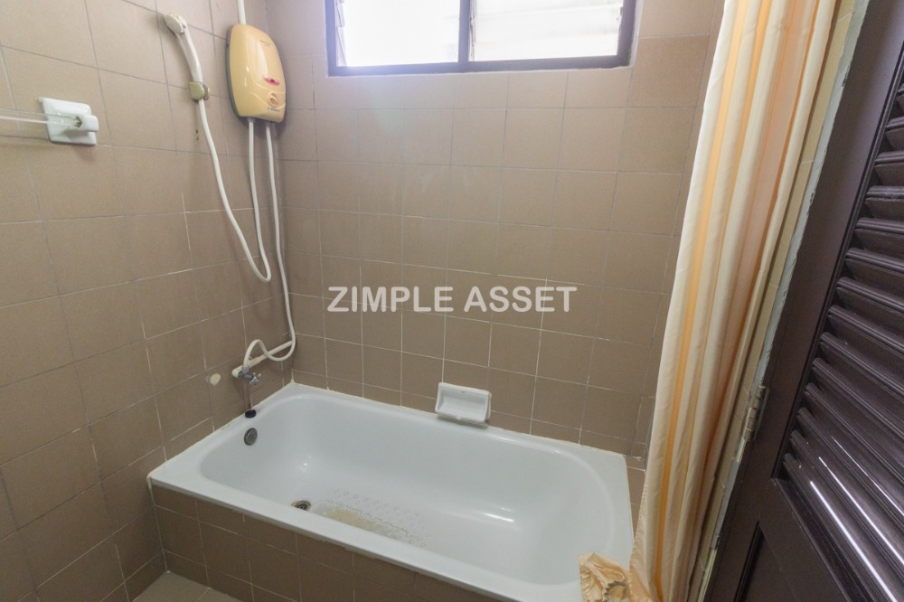 ให้เช่าโชคชัย4 ลาดพร้าว71 : Line: @zimple_asset อพาร์ทเมนท์ในซอยลาดพร้าว 48 บรรยากาศร่มรื่น เงียบสงบ  ใกล้ BTS ภาวนา และ MRTสุทธิสาร มีสระว่ายน้ำ ที่จอดรถ และฟรีไวไฟ