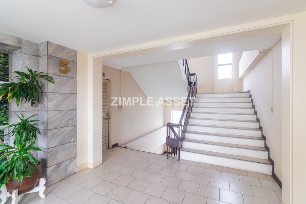 ให้เช่าโชคชัย4 ลาดพร้าว71 : Line: @zimple_asset อพาร์ทเมนท์ในซอยลาดพร้าว 48 บรรยากาศร่มรื่น เงียบสงบ  ใกล้ BTS ภาวนา และ MRTสุทธิสาร มีสระว่ายน้ำ ที่จอดรถ และฟรีไวไฟ