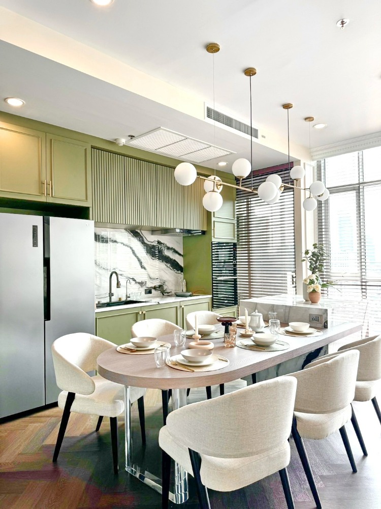 For RentCondoSilom, Saladaeng, Bangrak : 7732😊 For RENT 1 bedroom for rent🚄near MRT Sam Yan 🏢Supalai Elite Surawong🔔Area: 104.00 sq m.💲Rent: 65,000฿📞O99-5919653,065-9423251✅LineID:@sureresidence