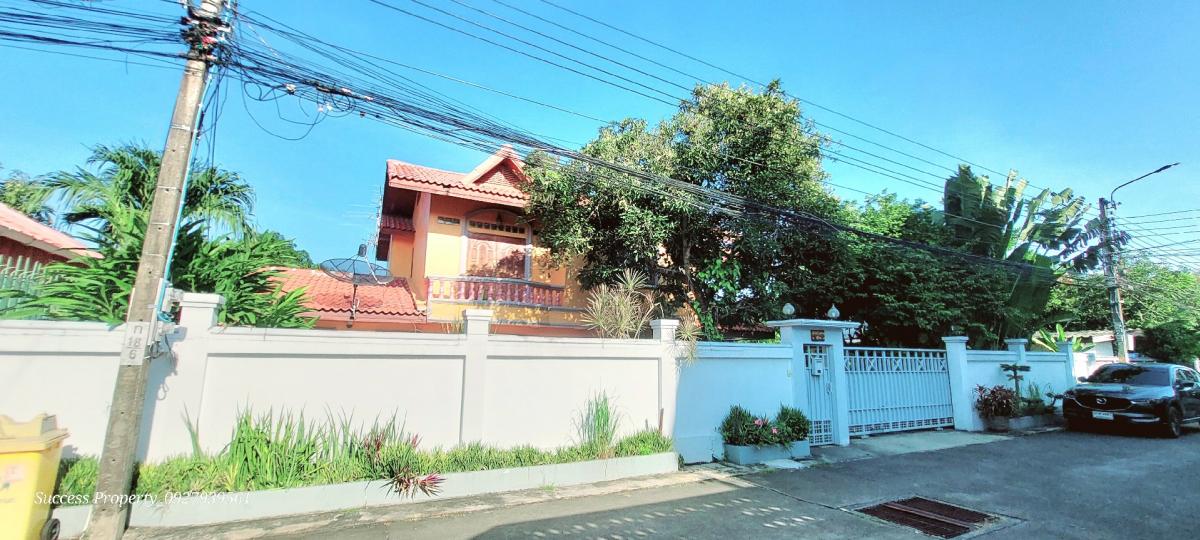 For SaleHouseOnnut, Udomsuk : 2 storey detached house for sale  Sukjai Village, Soi Sukhumvit 101/1 Wachitham Demonstration Soi 43, near Ture Digital Park, beautiful house with 3 bedrooms, 3 water, 2 parking, selling 10.9 million baht, the best price 
 
