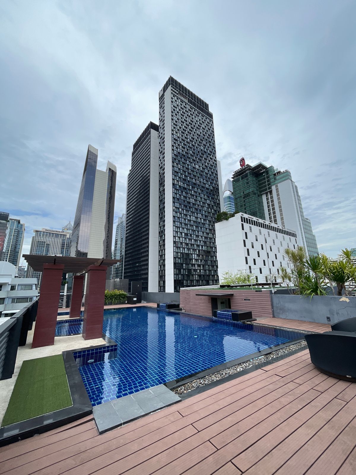 For RentCondoWitthayu, Chidlom, Langsuan, Ploenchit : O2 Hip Condo 64 sq m. with 1 bedroom nice decoration furnished for rent short walk Ploen Chit BTS 