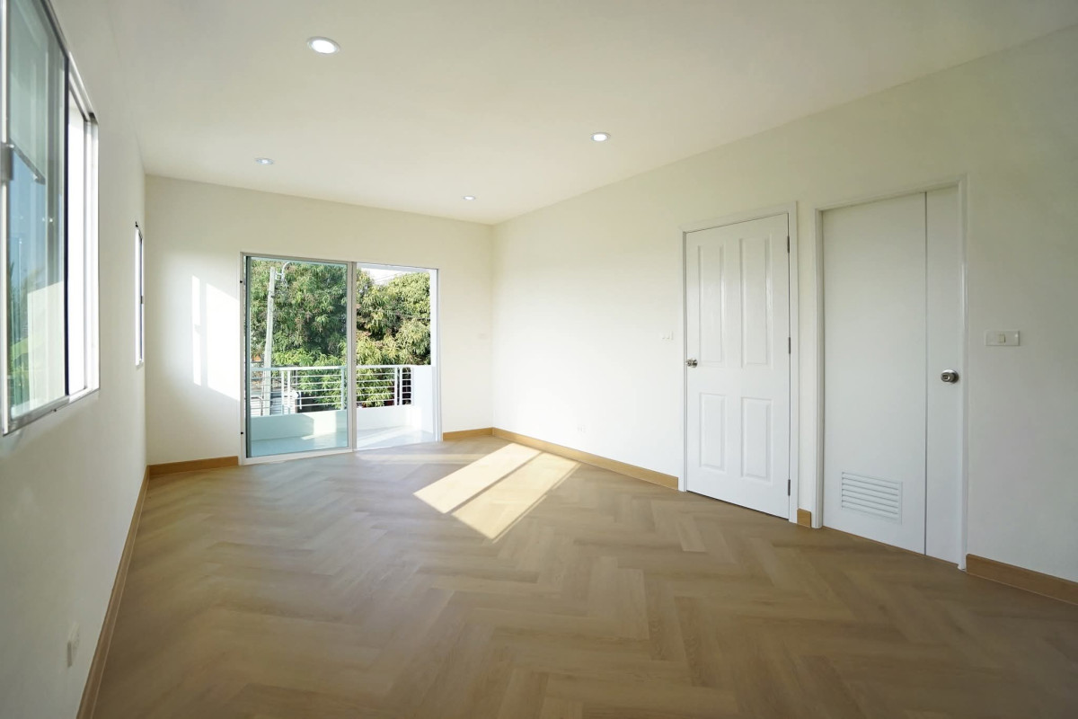 For SaleHouseNonthaburi, Bang Yai, Bangbuathong : For Sale House , Pruksa Village 5 Wongwaen - Rattanathibet , corner unit , newly renovated , Bang Khu Rat , Bang Bua Thong , Nonthaburi , CX-143835