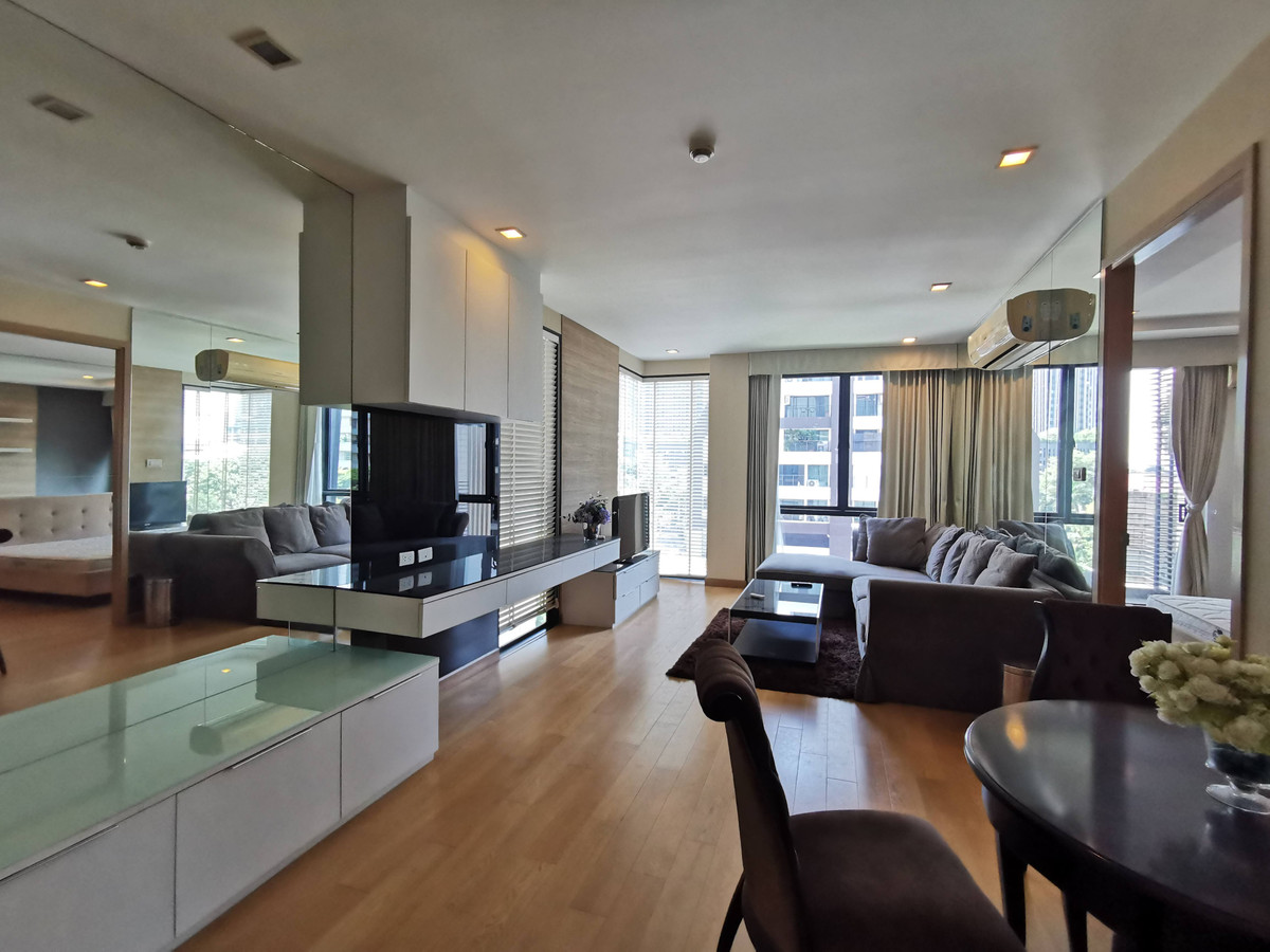 For RentCondoWitthayu, Chidlom, Langsuan, Ploenchit : O2 Hip Condo 64 sq m. with 1 bedroom nice decoration furnished for rent short walk Ploen Chit BTS 