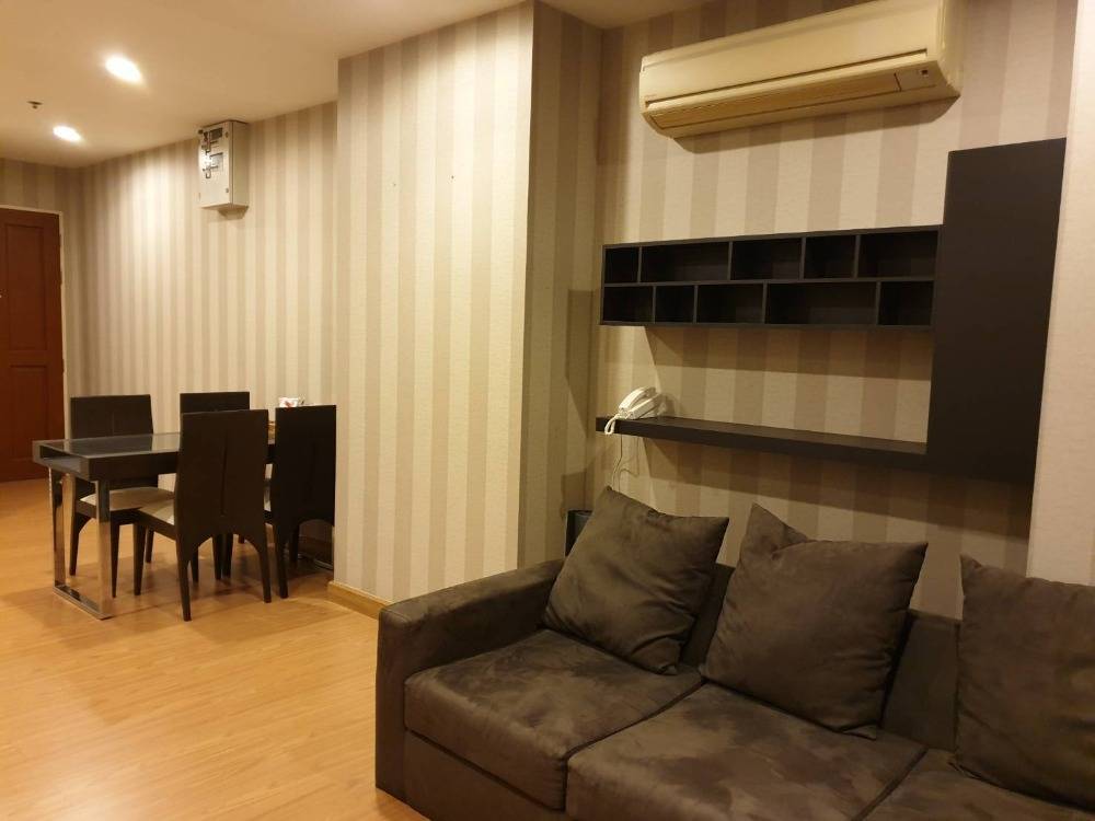 For RentCondoSathorn, Narathiwat : View of the Chao Phraya River, parking for 2 cars