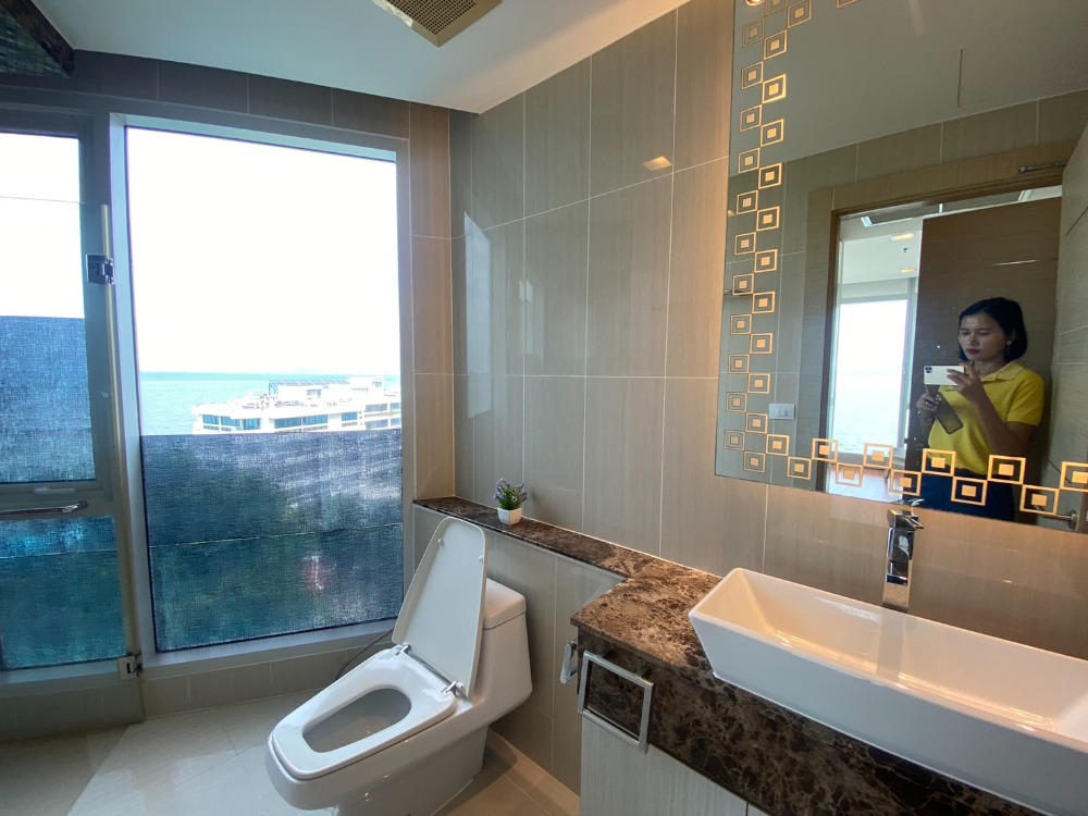 For SaleCondoPattaya, Bangsaen, Chonburi : For sale condo The Palm wongamat beach Front pattaya 2 Bed Foreigner quota (S03-1914)