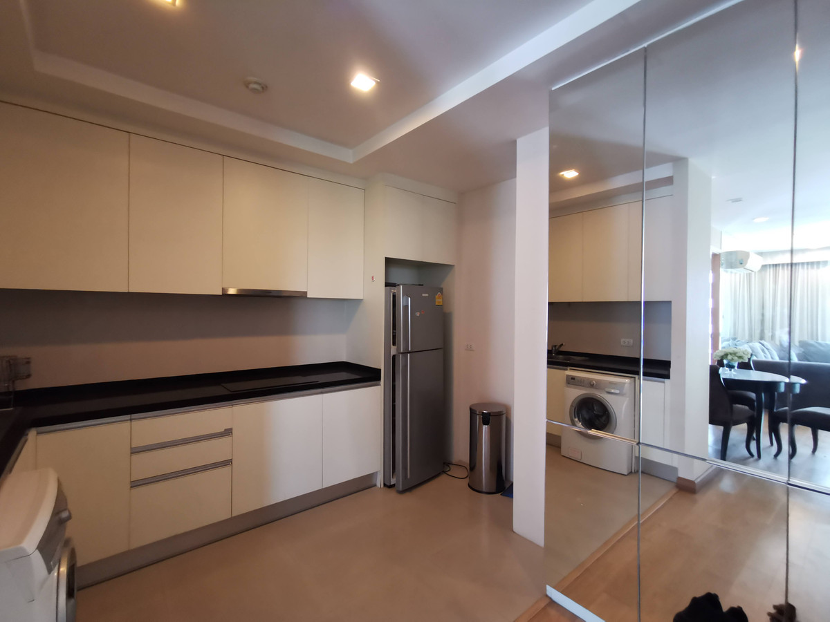 For RentCondoWitthayu, Chidlom, Langsuan, Ploenchit : O2 Hip Condo 64 sq m. with 1 bedroom nice decoration furnished for rent short walk Ploen Chit BTS 