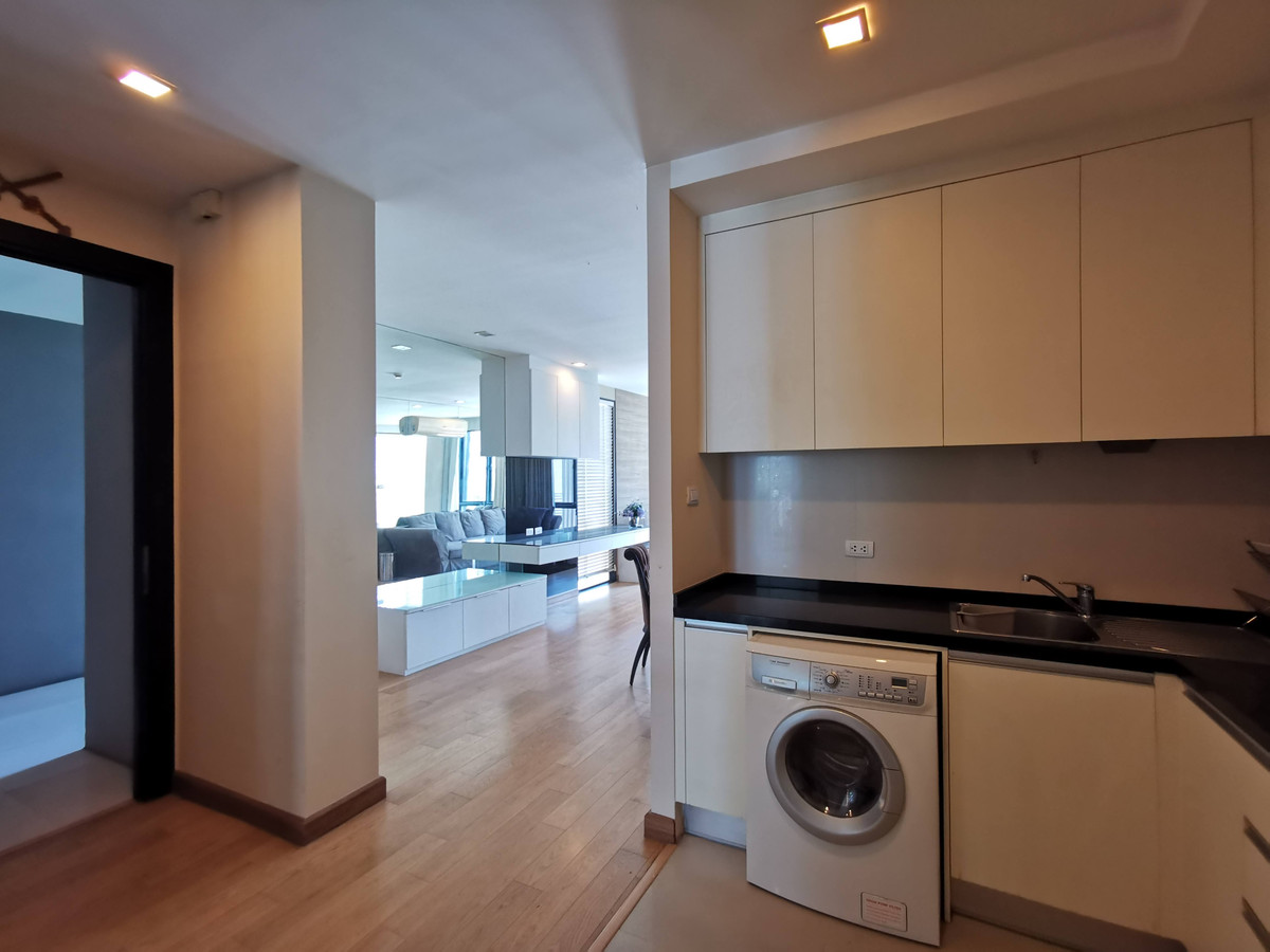 For RentCondoWitthayu, Chidlom, Langsuan, Ploenchit : O2 Hip Condo 64 sq m. with 1 bedroom nice decoration furnished for rent short walk Ploen Chit BTS 