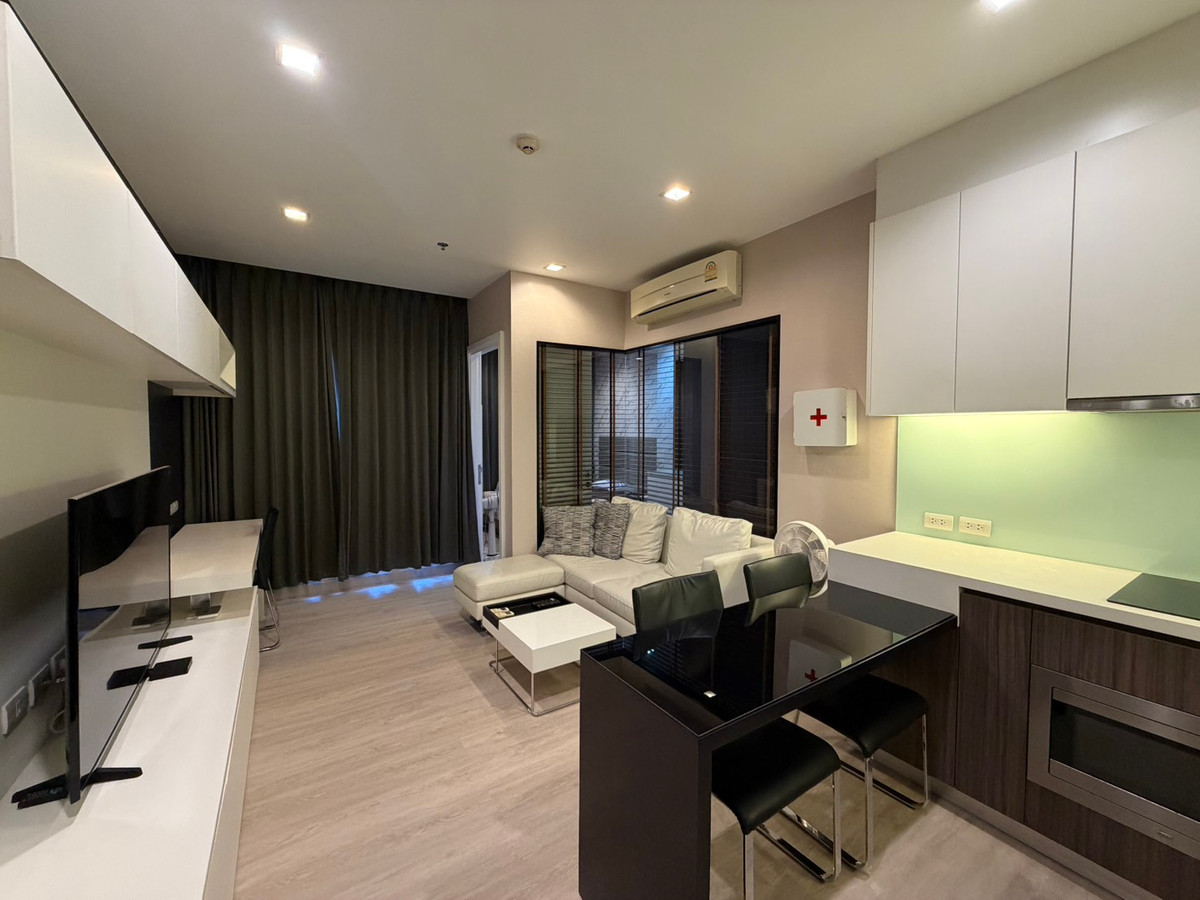 For RentCondoWongwianyai, Charoennakor : OMG2636  [ Urbano Absolute sathorn-taksin ]  Renovated 1 Bedroom - for RENT 14-Dec-25