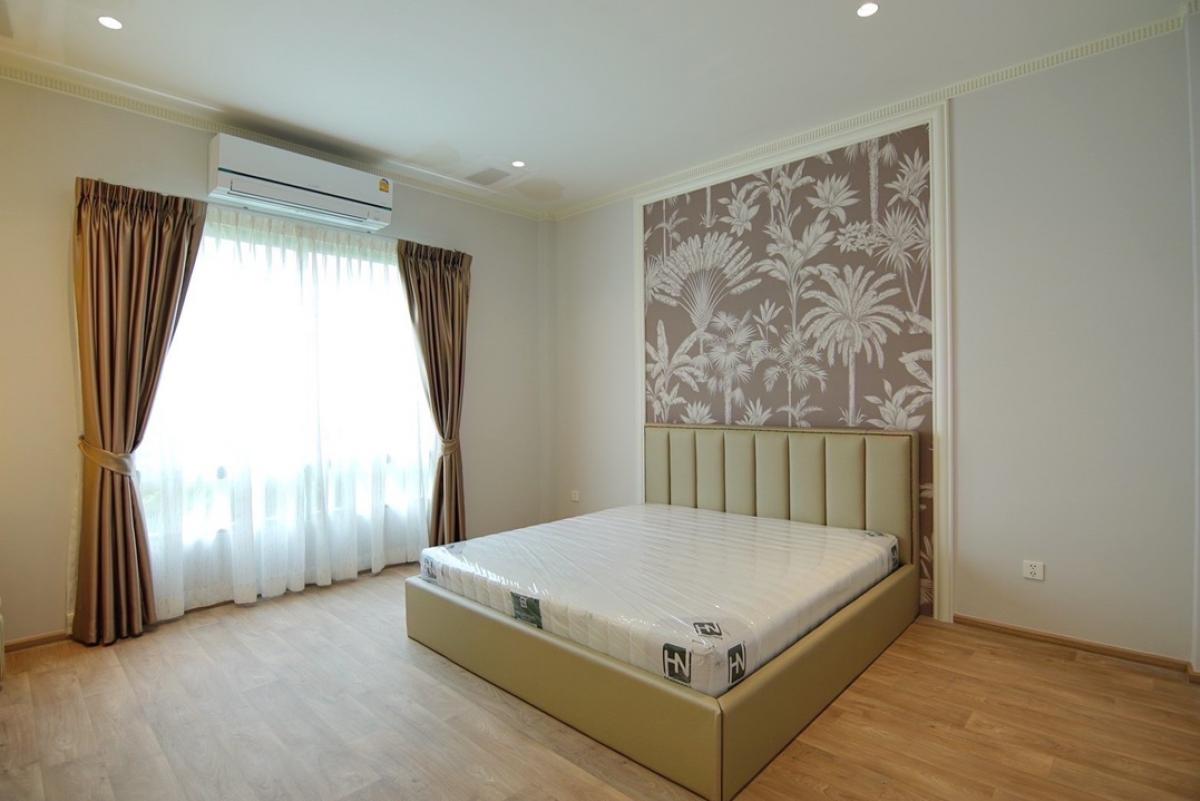 For SaleHouseLadkrabang, Suwannaphum Airport : 📢👇Luxury house, facing south, corner plot, designed according to Feng Shui principles, English garden, near Wellington International School and Brighton International School.
