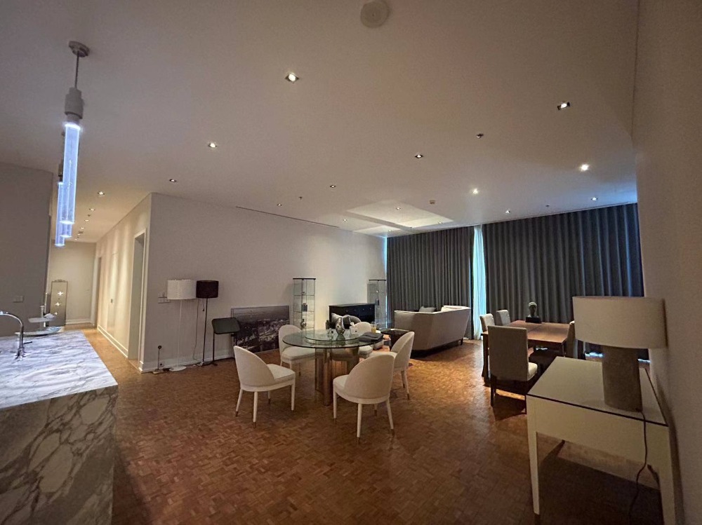 ให้เช่าคอนโดสาทร นราธิวาส : The Ritz Carlton mahanakorn residence