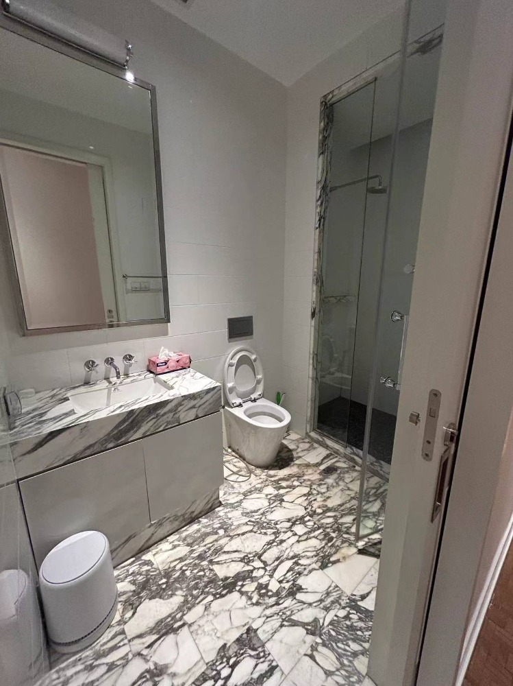 ให้เช่าคอนโดสาทร นราธิวาส : The Ritz Carlton mahanakorn residence