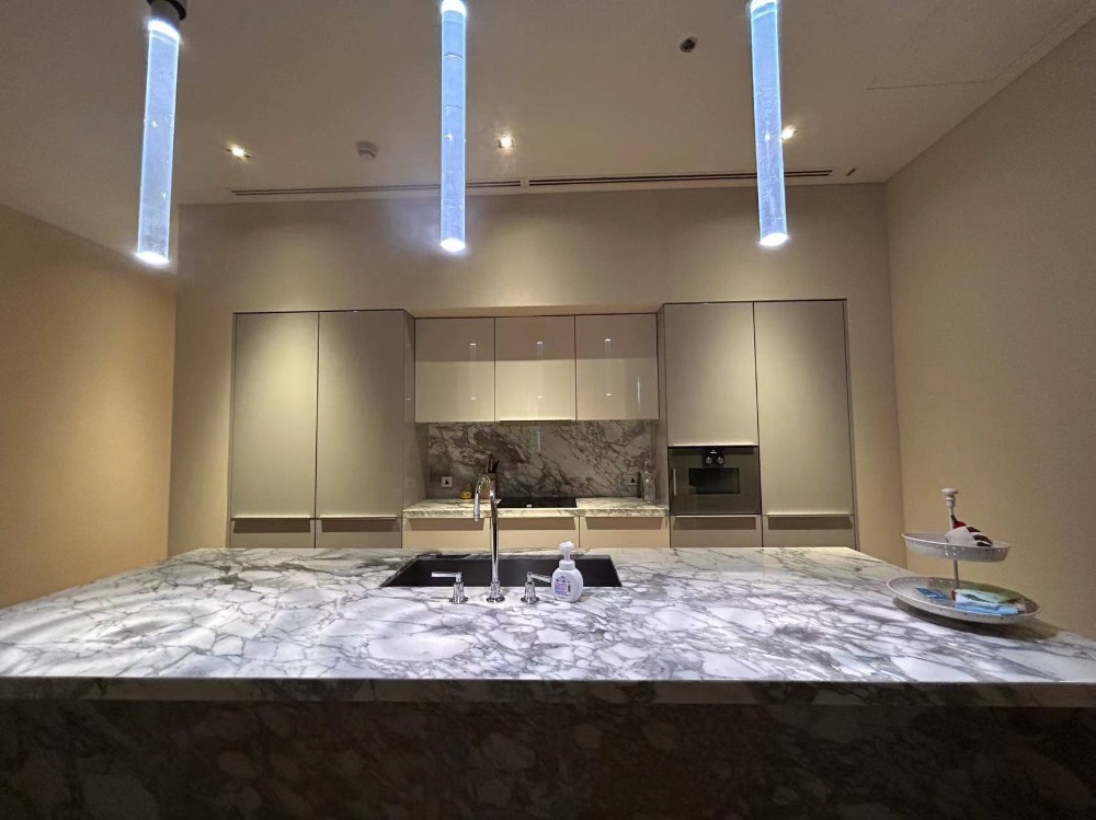 ให้เช่าคอนโดสาทร นราธิวาส : The Ritz Carlton mahanakorn residence