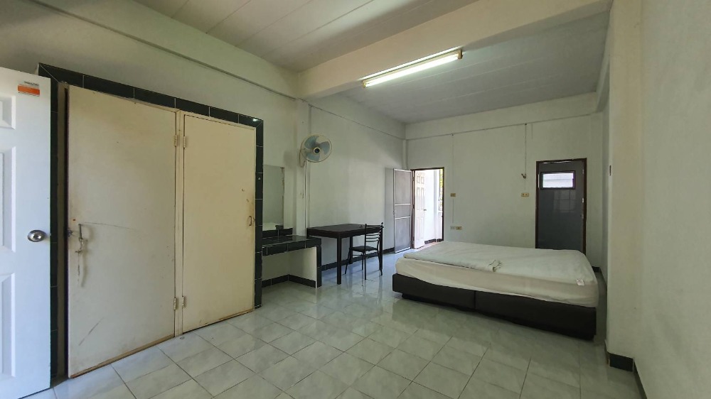 For SaleHotel&Apartment BusinessSriracha Laem Chabang Ban Bueng : Apartment for sale, 2+ rai, 40 rooms, Soi Thesaban 7/3, Bang Phra, Sriracha, Chonburi, cheap price