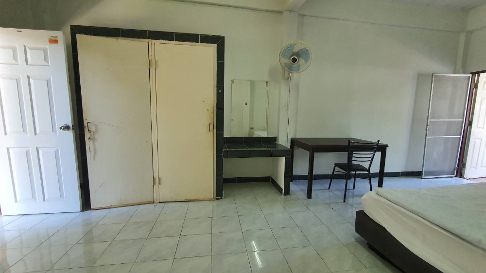 For SaleHotel&Apartment BusinessSriracha Laem Chabang Ban Bueng : Apartment for sale, 2+ rai, 40 rooms, Soi Thesaban 7/3, Bang Phra, Sriracha, Chonburi, cheap price